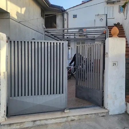 House Rented 10 Meters From The Sea * Roccella Ionica